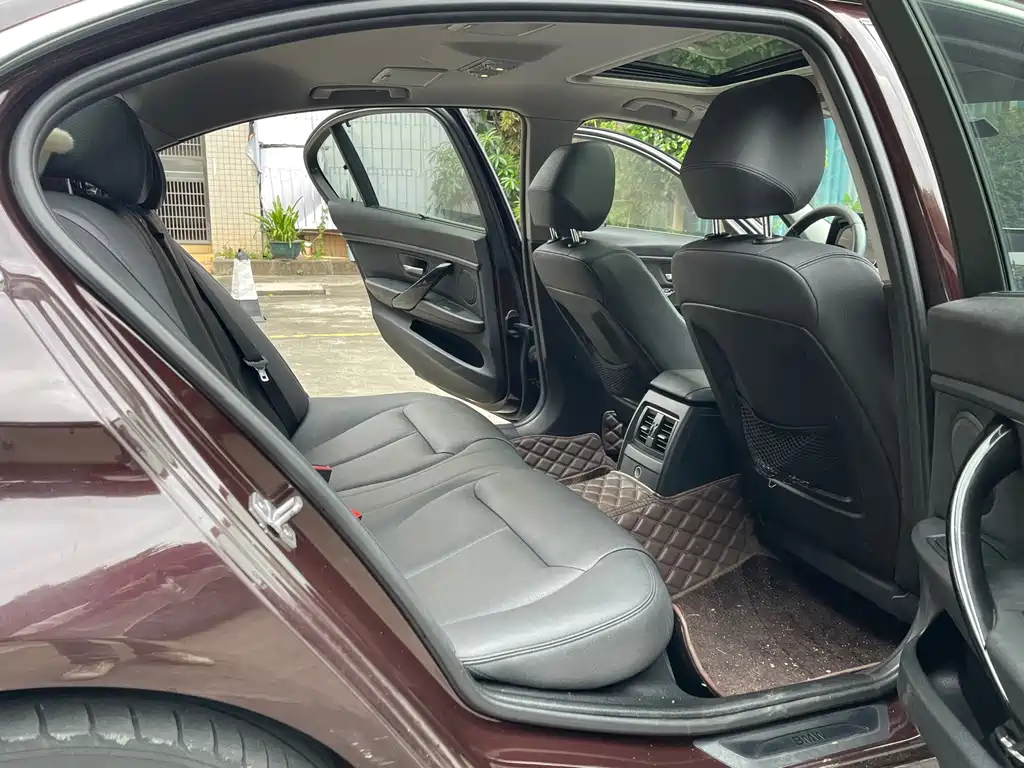 BMW 3 Series — миниатюра 13