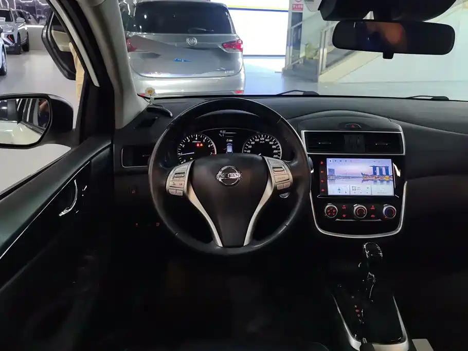 Nissan Tiida — миниатюра 15