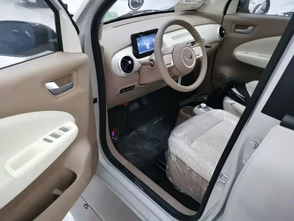 Wuling MINIEV — миниатюра 16