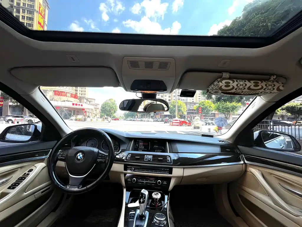 BMW 5 Series — миниатюра 14