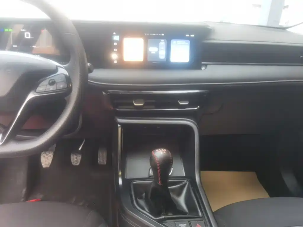 Roewe i5 — миниатюра 13