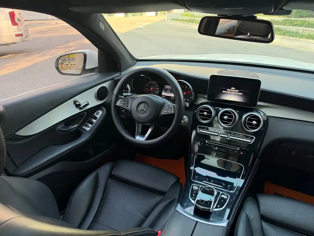 Mercedes-Benz GLC — миниатюра 10
