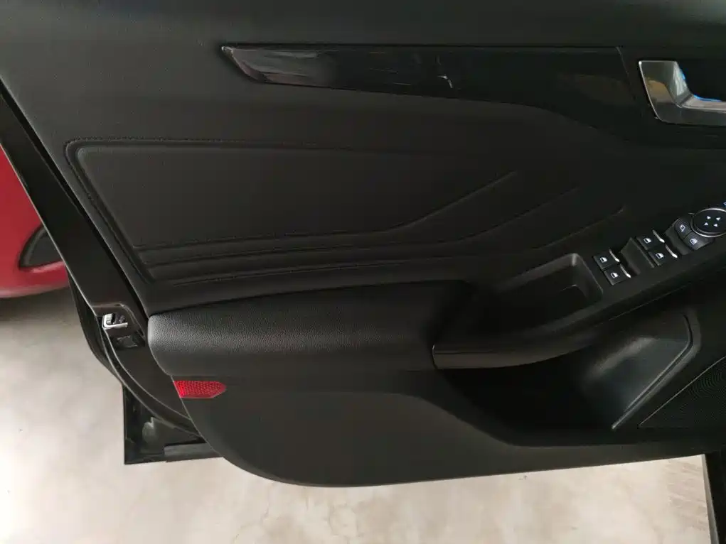 Ford Focus — миниатюра 14