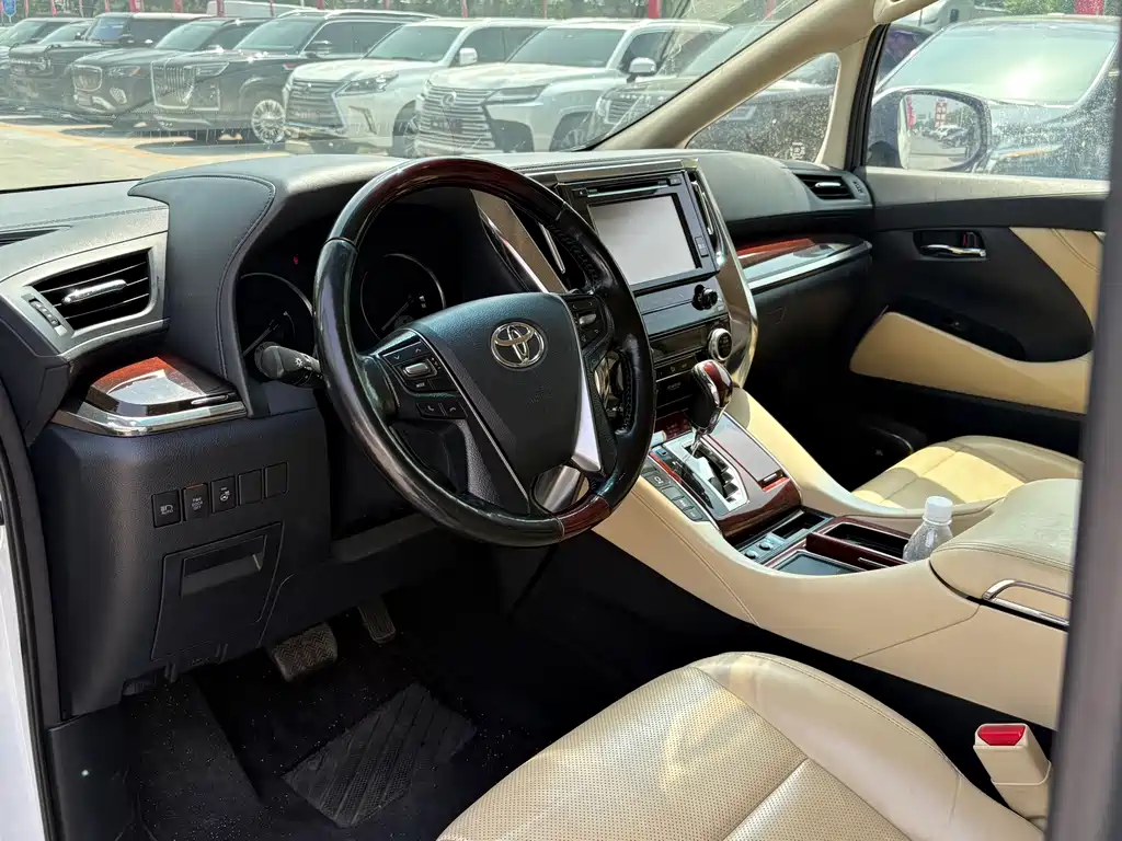 Toyota Alphard 2015 3.5L Luxury