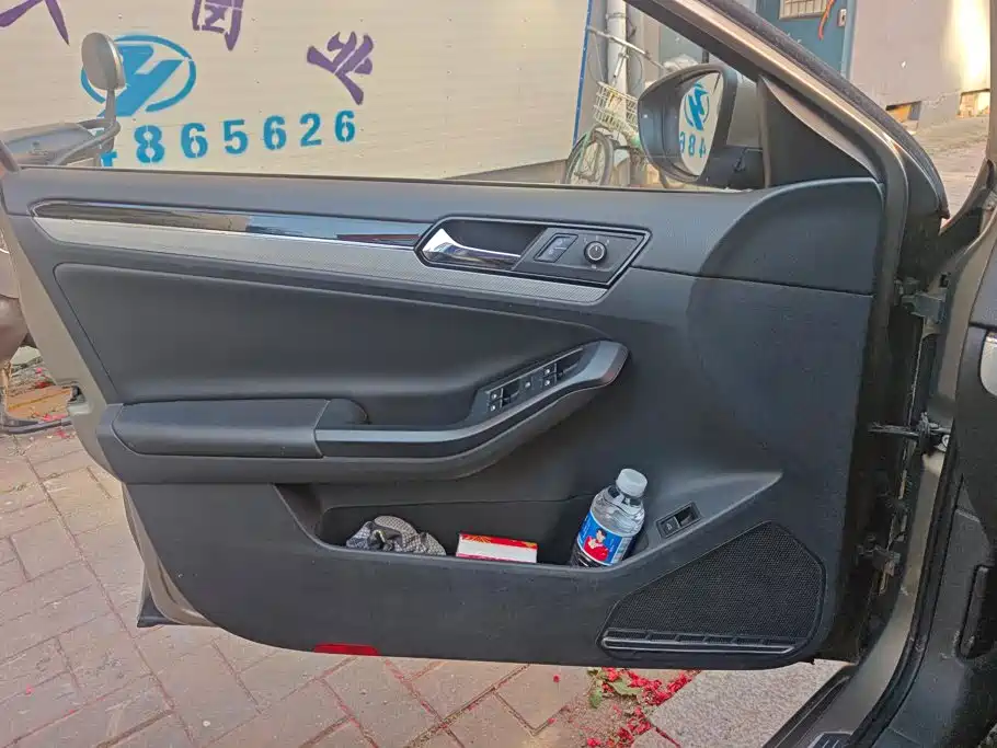 Volkswagen Sagitar — миниатюра 7