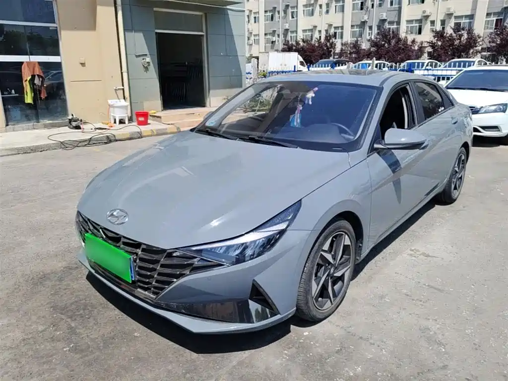 Hyundai Elantra 2023