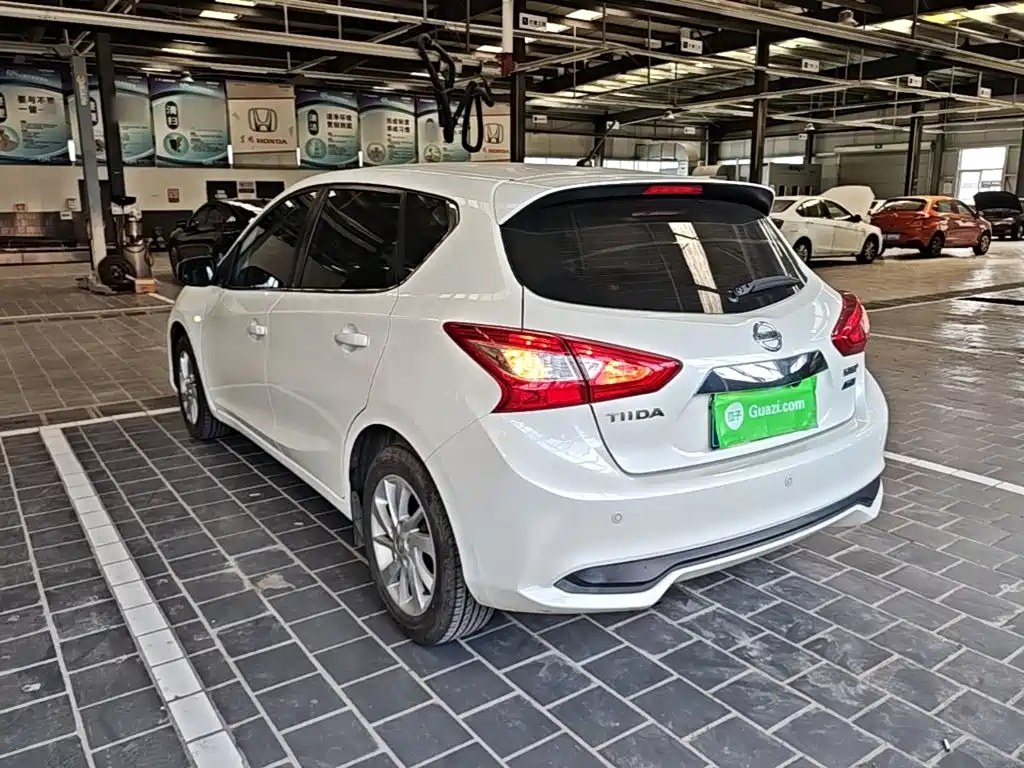 Nissan Tiida — миниатюра 5