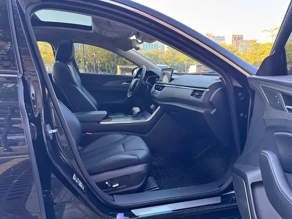 Hongqi Hongqi H5 — миниатюра 7