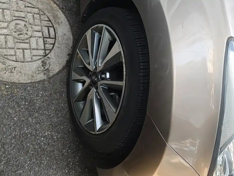 Hyundai Elantra Langdong — миниатюра 6