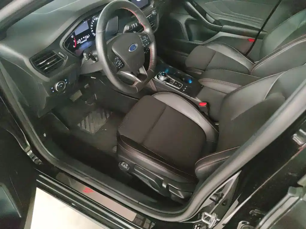 Ford Focus — миниатюра 13