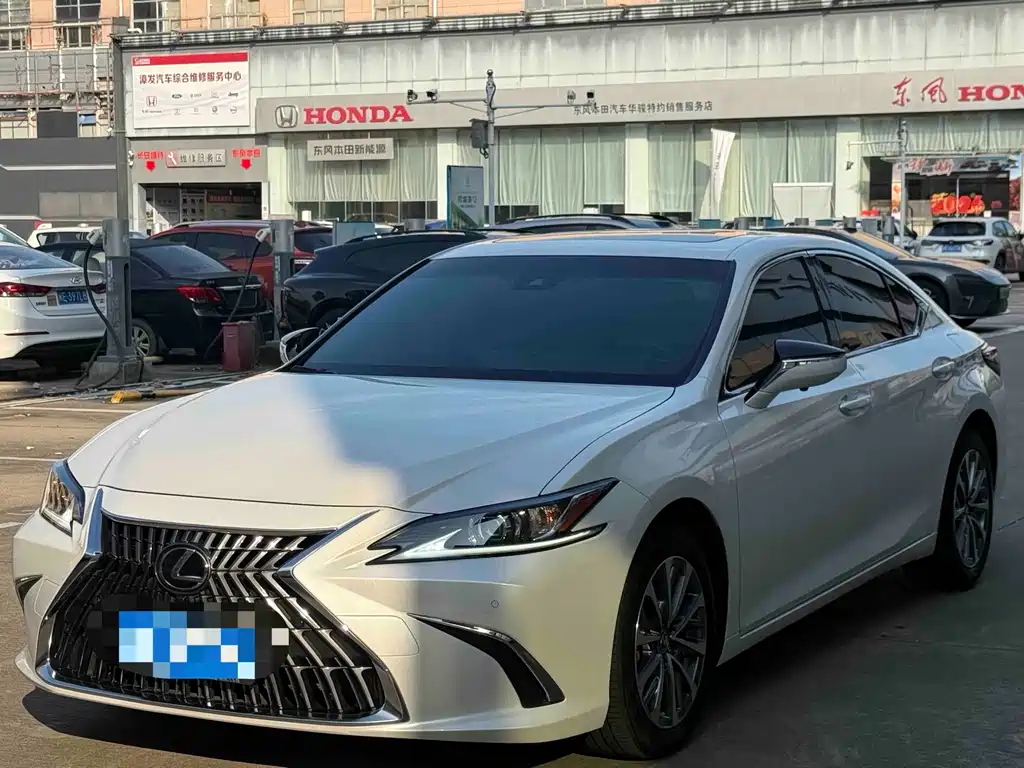 Lexus ES — миниатюра 3