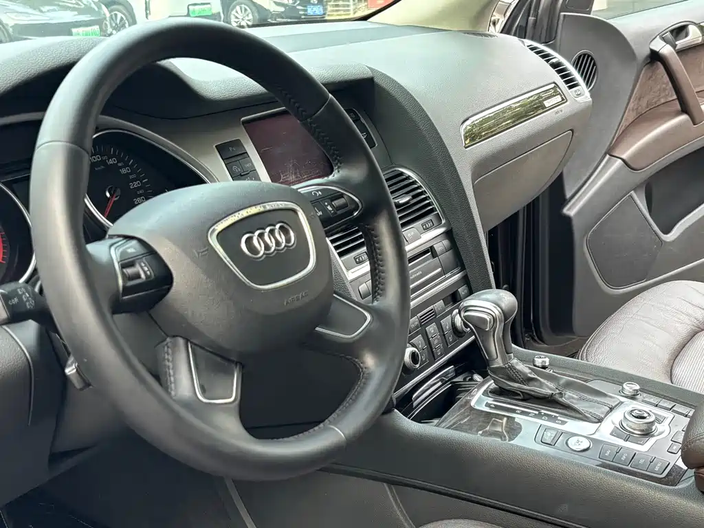 Audi Q7 — миниатюра 7