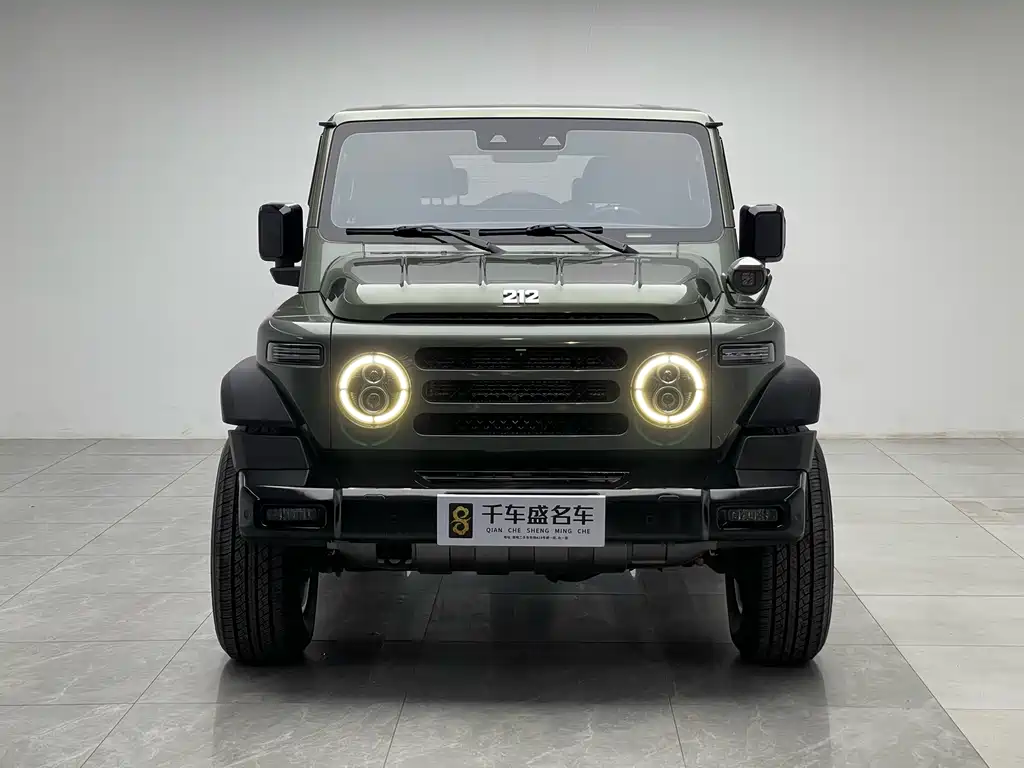 212 212 T01 — миниатюра 2