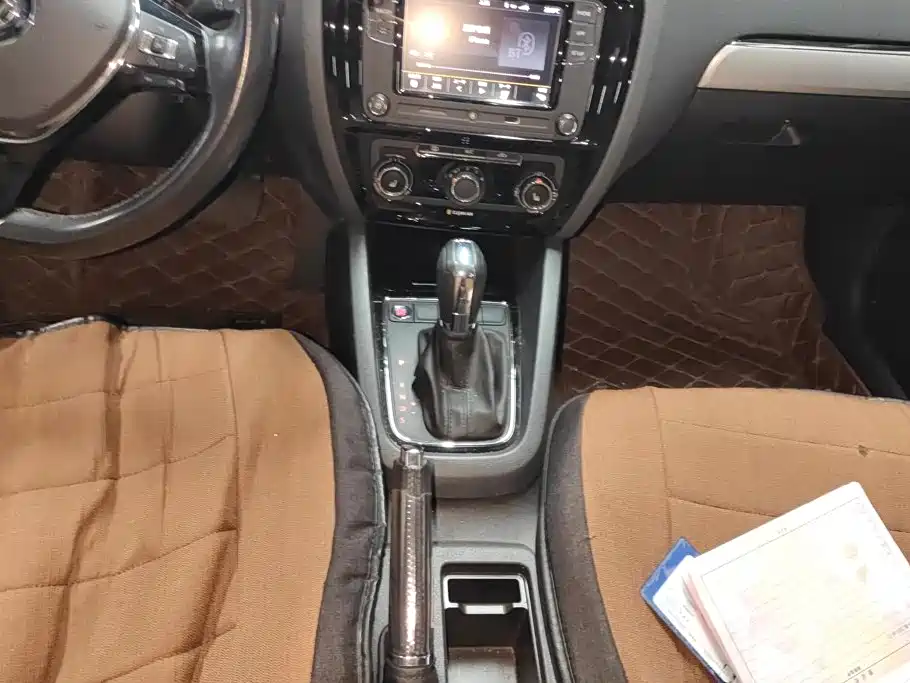 Volkswagen Sagitar — миниатюра 16
