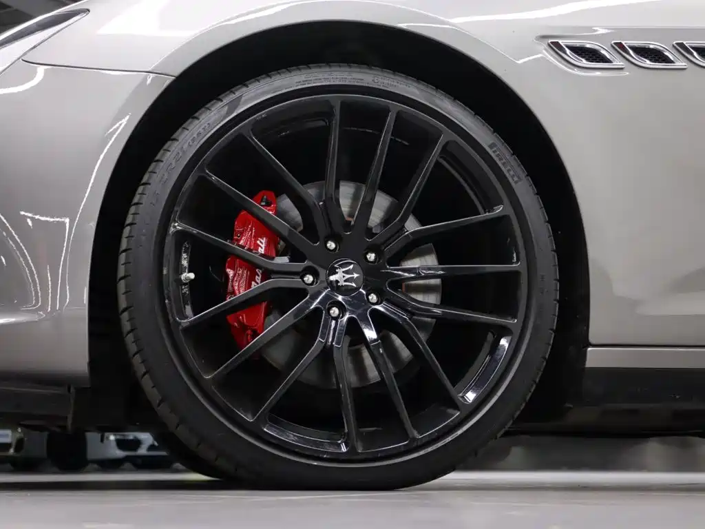 Maserati Quattroporte — миниатюра 36