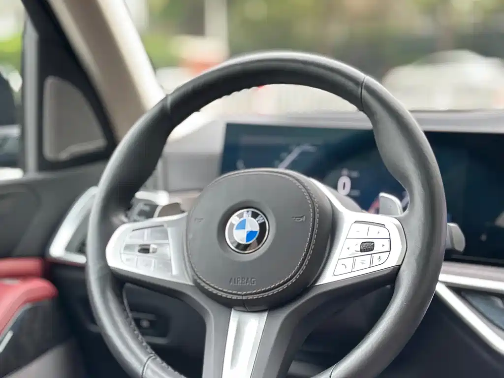 BMW X5 2023 xDrive 30Li Premium M Sport