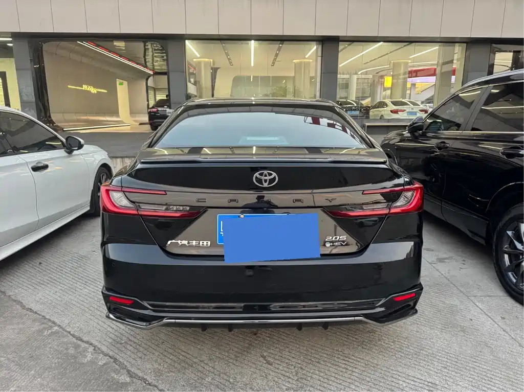 Toyota Camry — миниатюра 6
