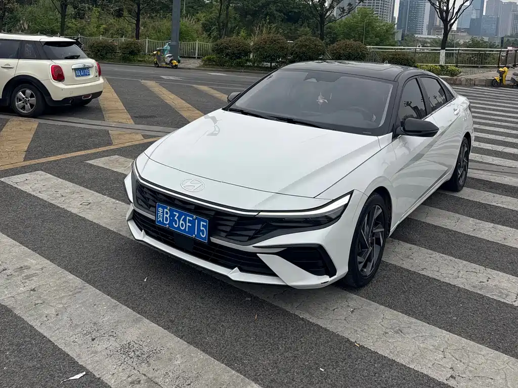 Hyundai Elantra 2023