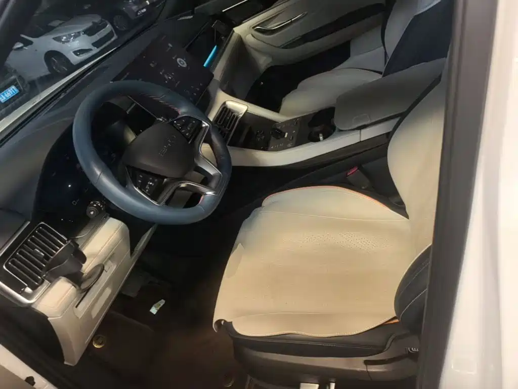 BYD PLUS New Energy — миниатюра 15