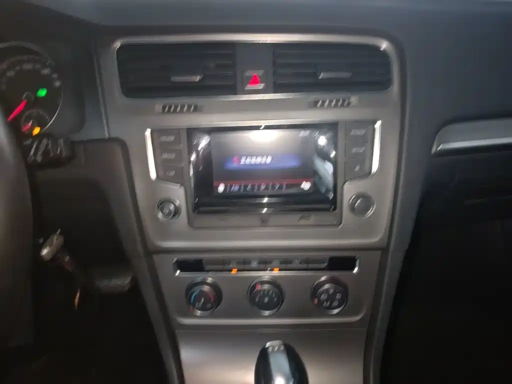 Volkswagen Golf — миниатюра 13