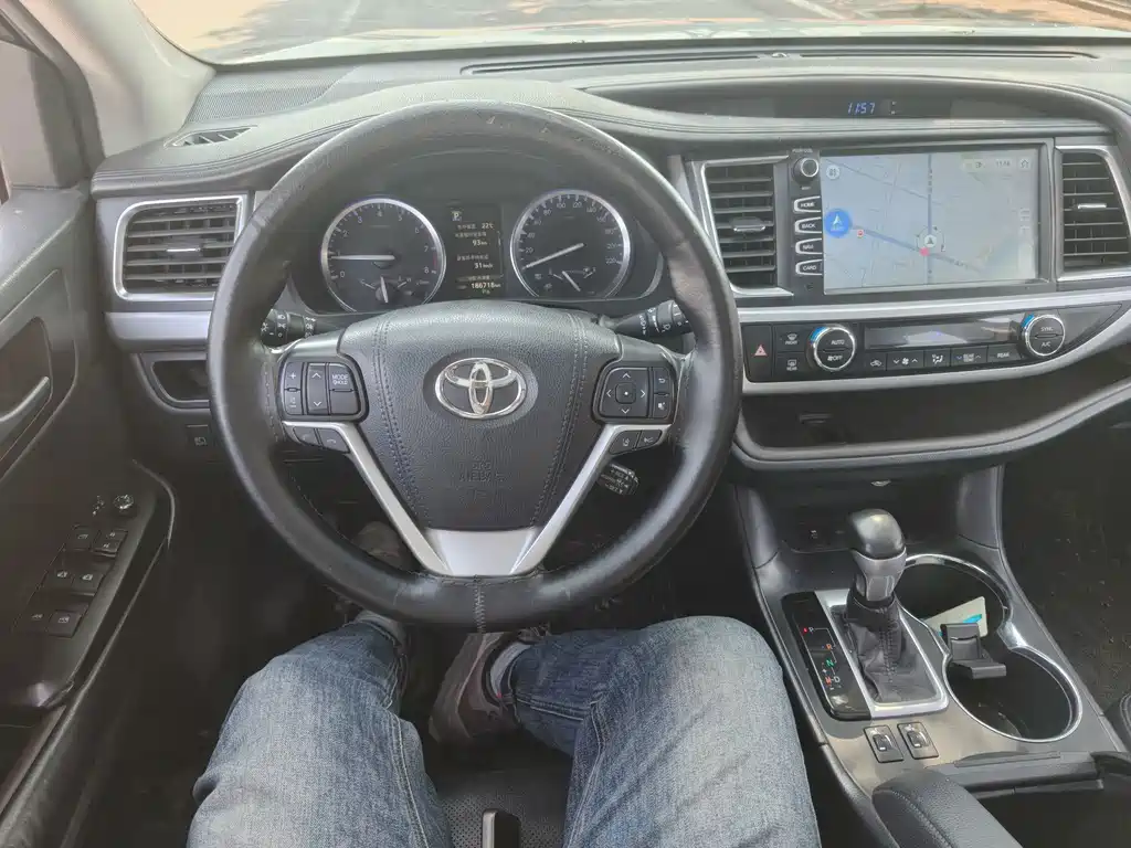Toyota Highlander — миниатюра 3