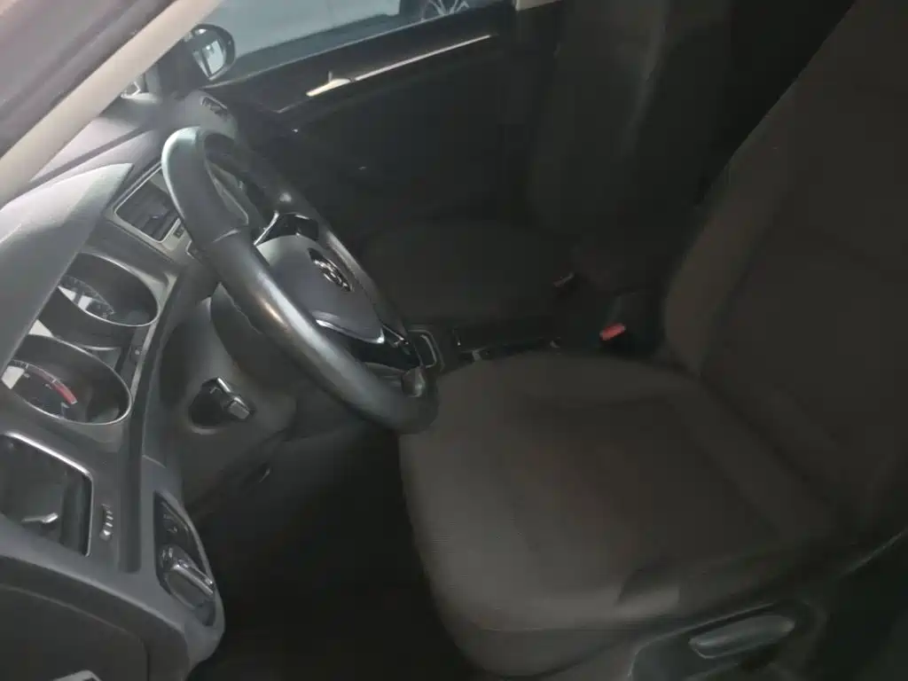 Volkswagen Golf — миниатюра 15