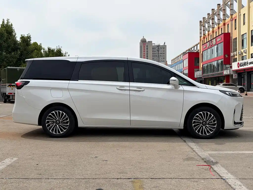 Buick GL8 Hybrid — миниатюра 15