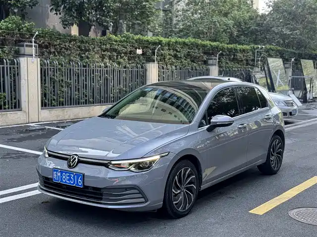 VOLKSWAGEN GOLF 2022