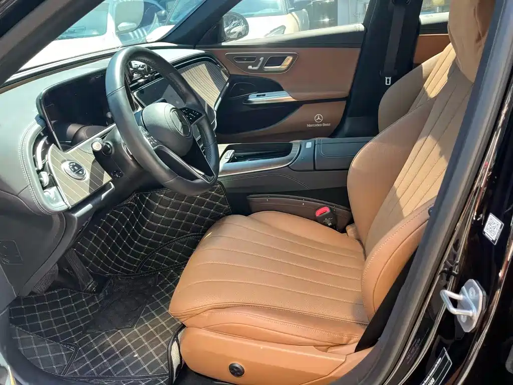 Mercedes-Benz E-Class — миниатюра 7
