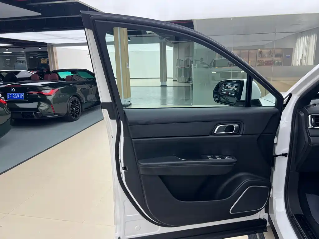 Li Auto Li ONE — миниатюра 6