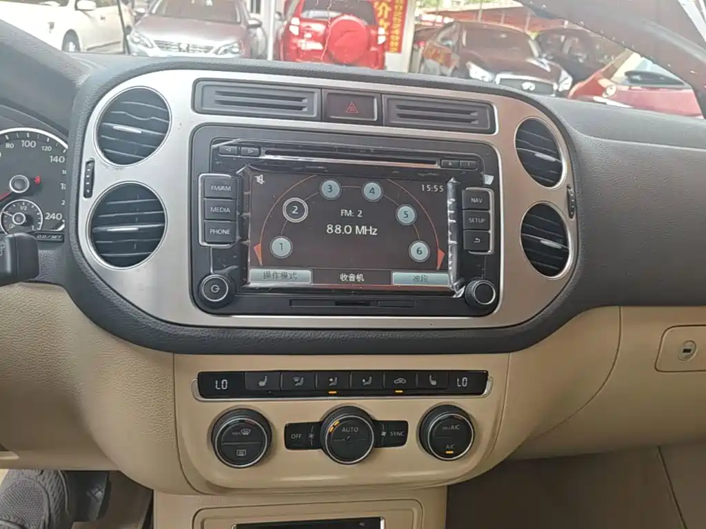 Volkswagen Tiguan — миниатюра 13