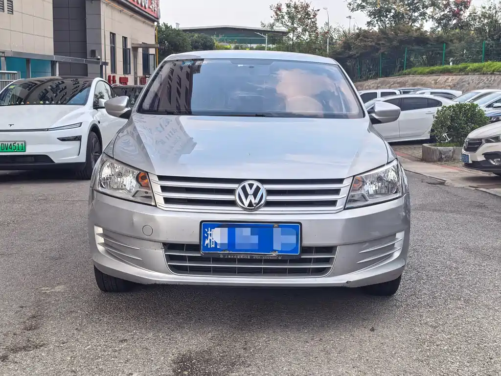 Volkswagen Santana — миниатюра 2