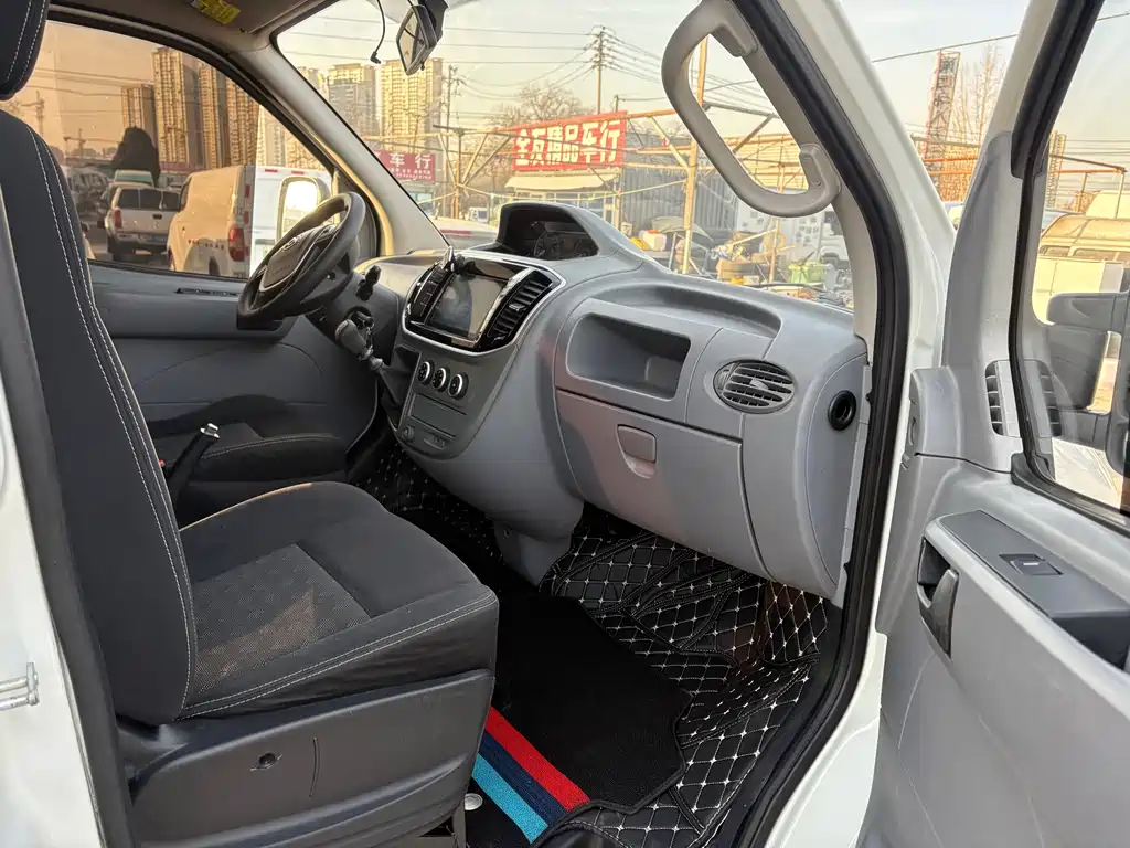 SAIC MAXUS XINTU V80