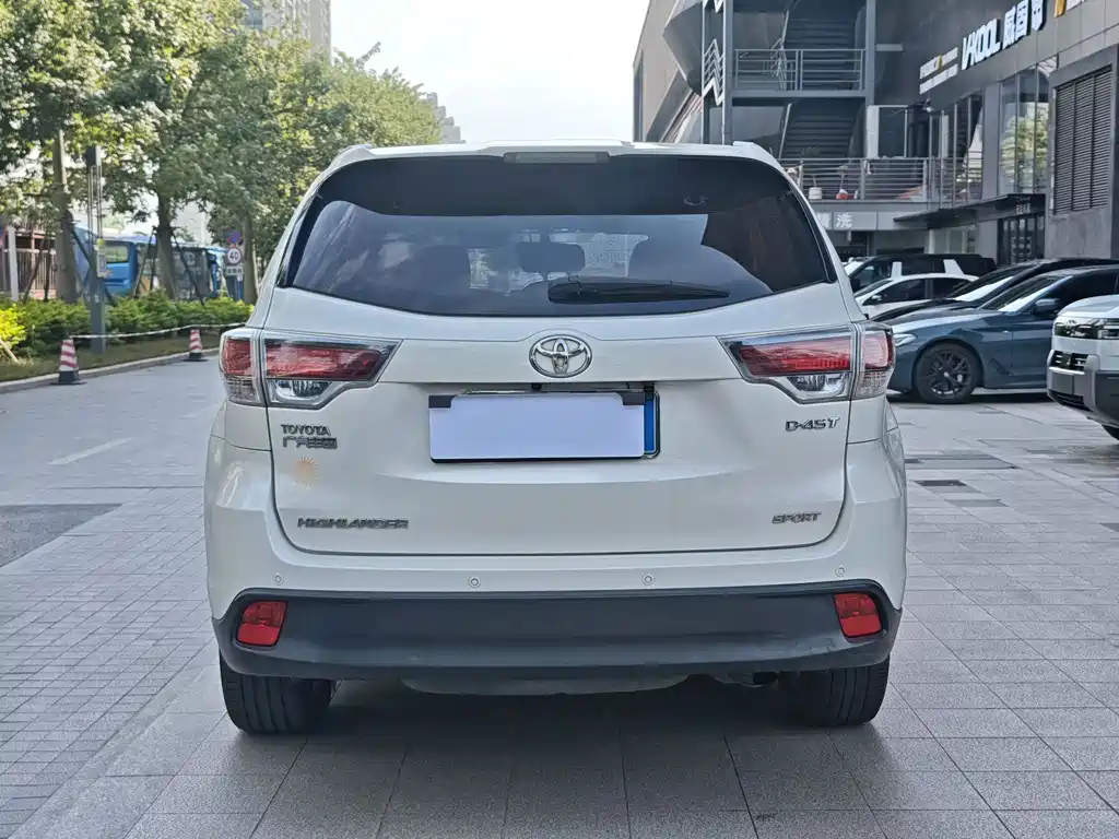 Toyota Highlander — миниатюра 3