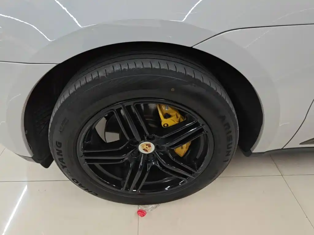 Porsche Macan — миниатюра 23