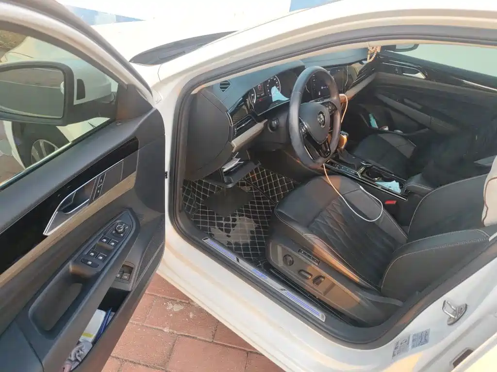 Volkswagen Passat PHEV — миниатюра 17