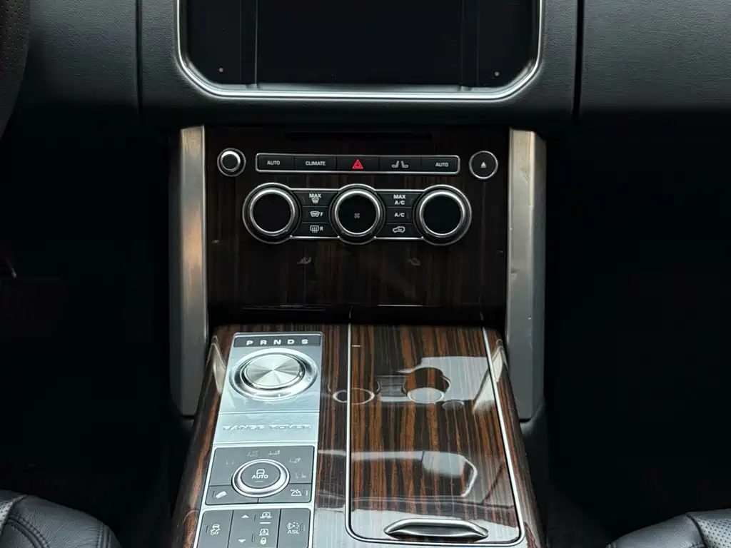 Land Rover Range Rover — миниатюра 6