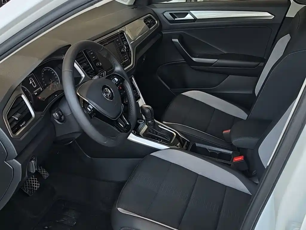 Volkswagen T-Roc — миниатюра 9