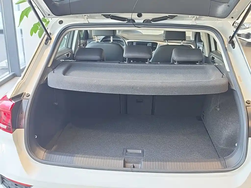 Volkswagen T-Roc — миниатюра 15
