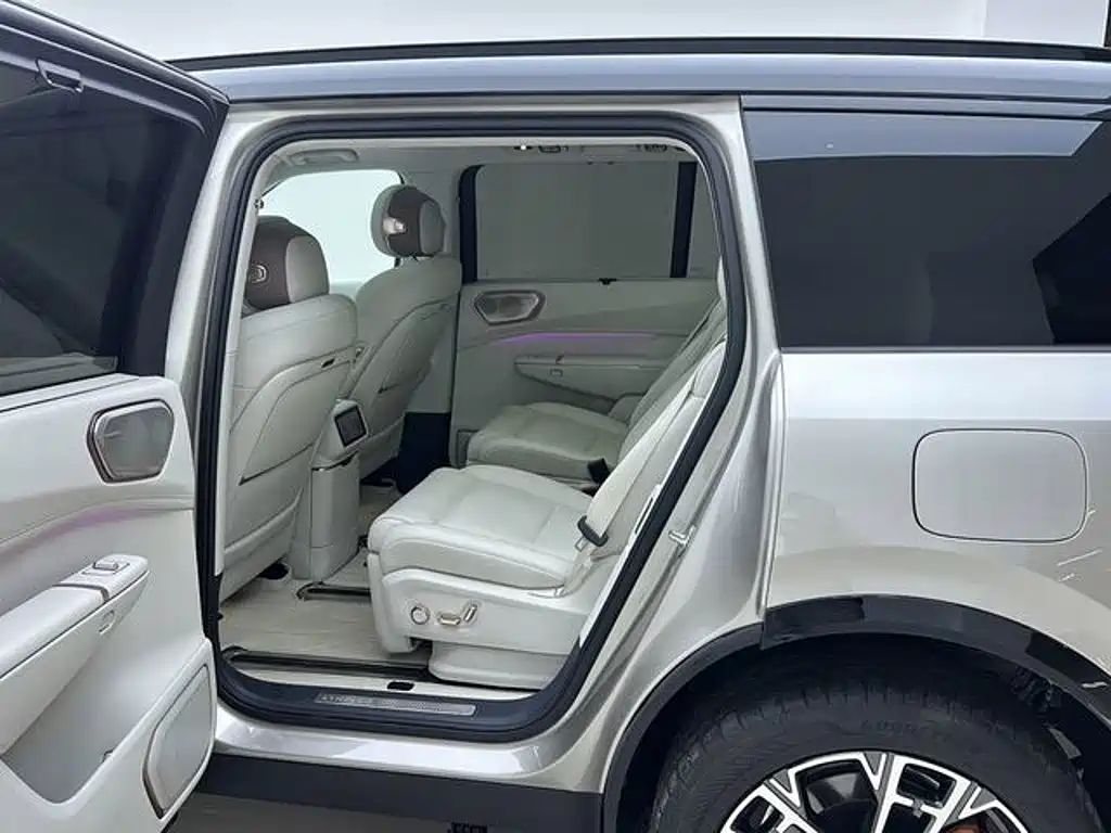 Lynk & Co 900 — миниатюра 20