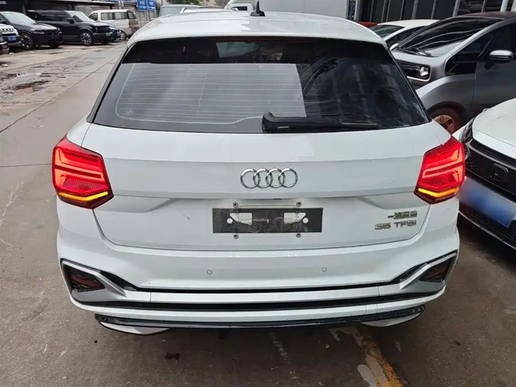 Audi Q2L 2023 35TFSI Fashion