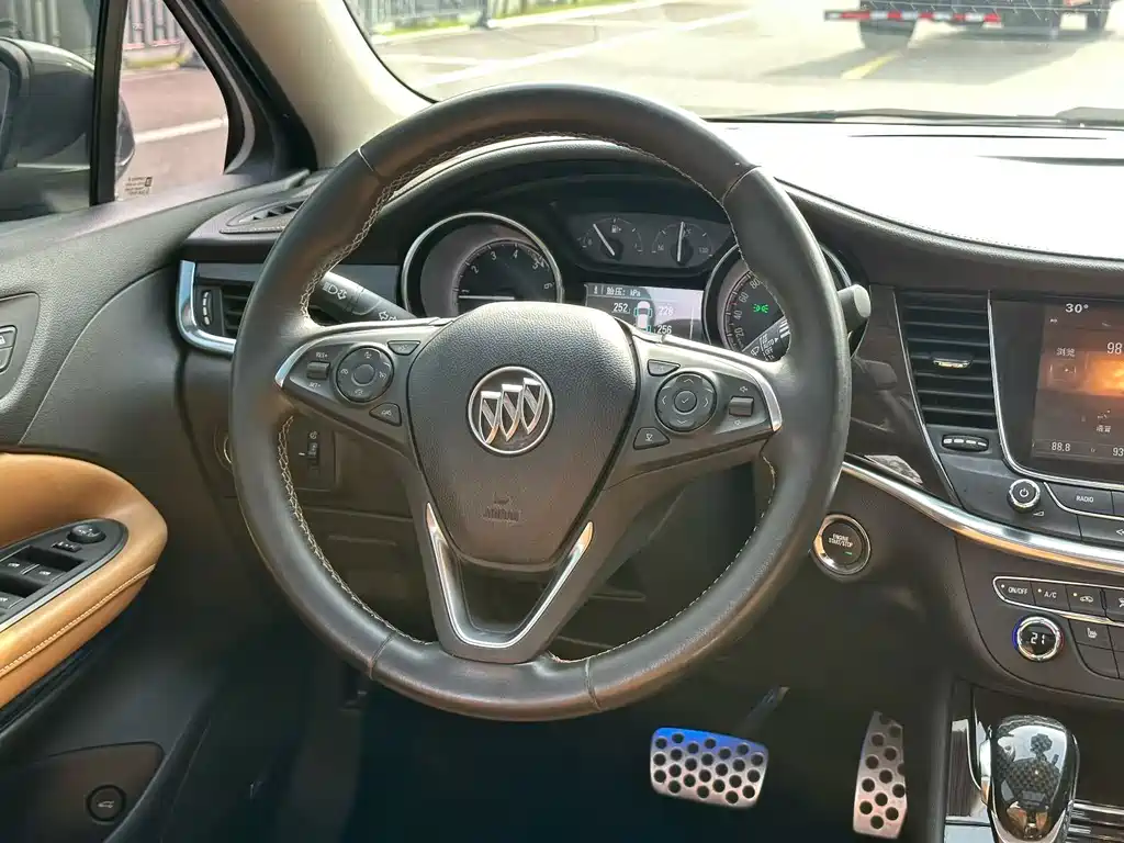 Buick Verano — миниатюра 7