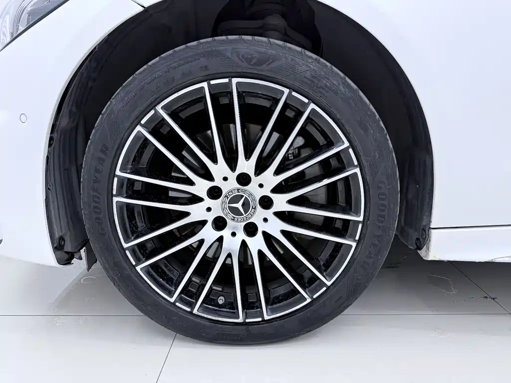 Mercedes-Benz C-Class — миниатюра 17