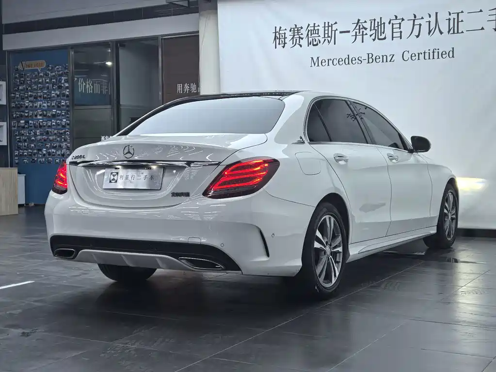 Mercedes-Benz C-Class — миниатюра 3
