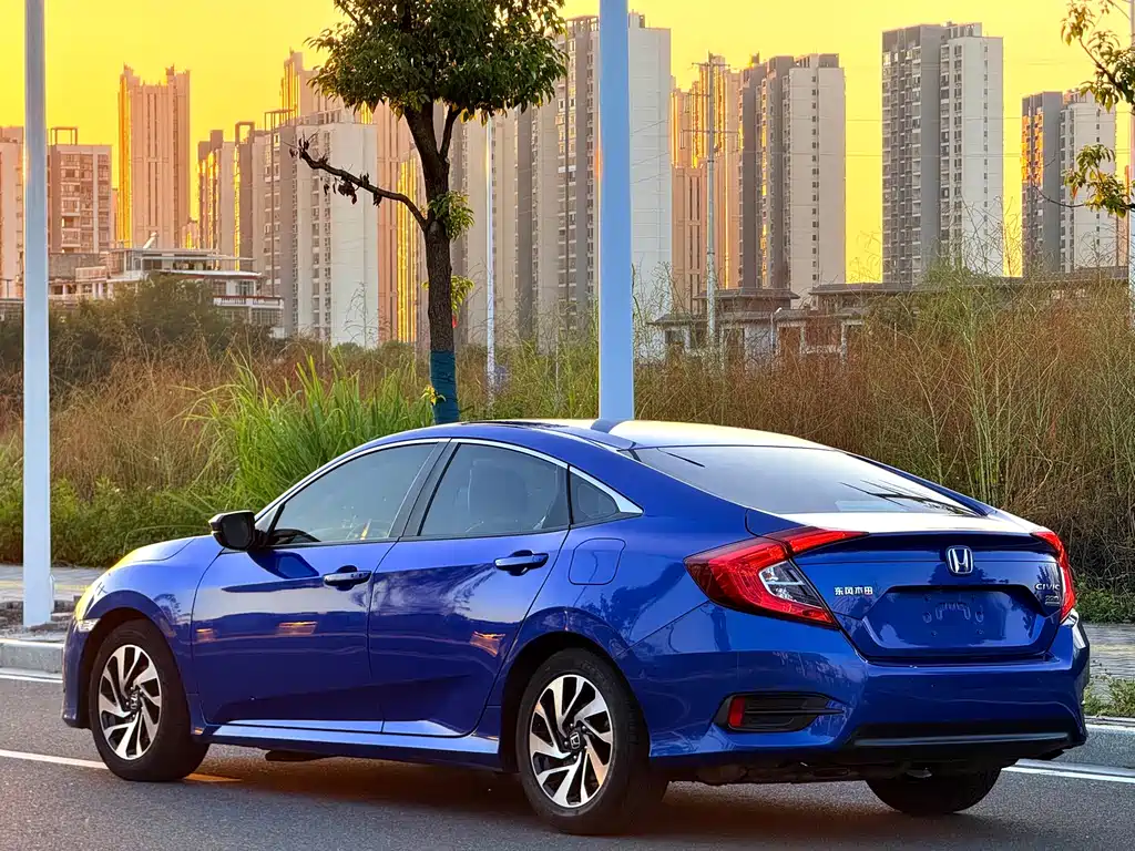Honda Civic — миниатюра 9