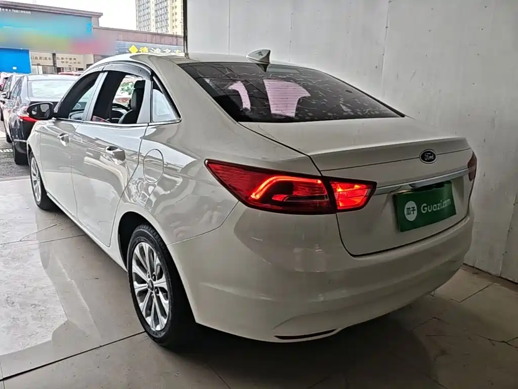 Ford Escort — миниатюра 5