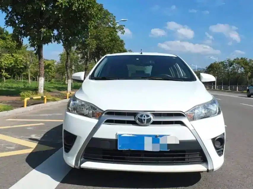Toyota Yaris L — миниатюра 2