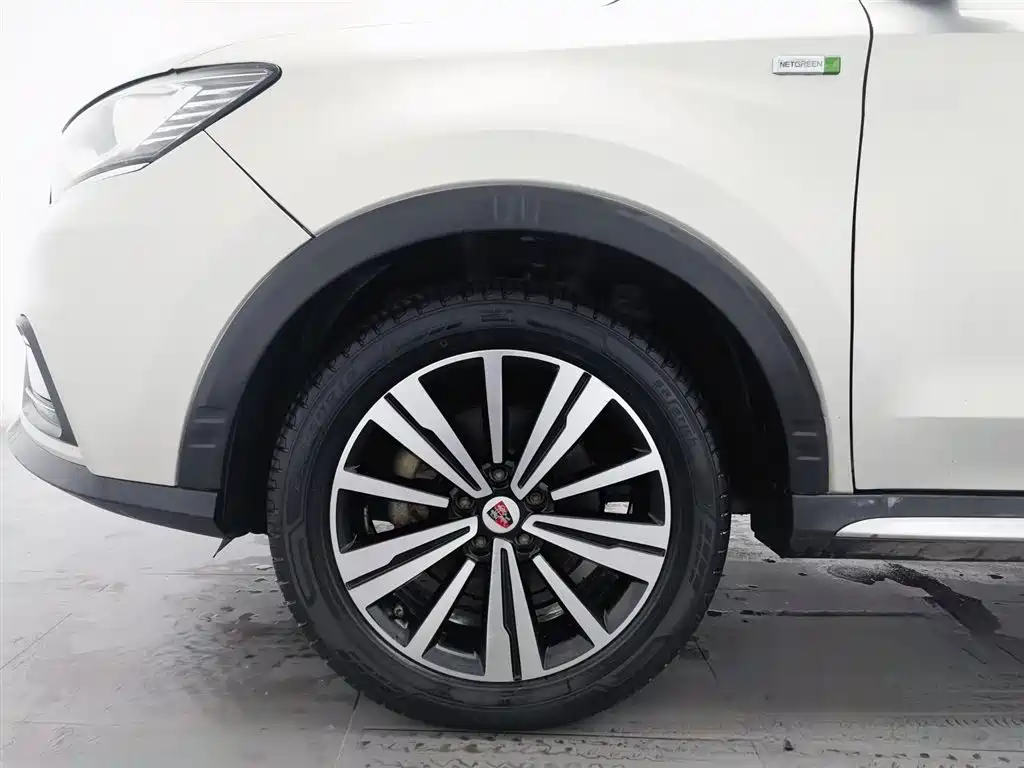 ROEWE RX5 NEW ENERGY