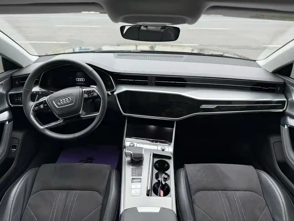 Audi A7L 2024 45 TFSI Luxury