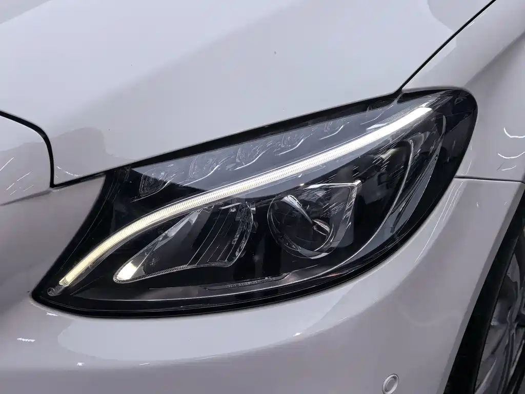 Mercedes-Benz C-Class — миниатюра 20